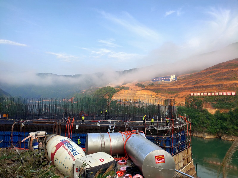 1589771084817130.jpg 2混凝土浇筑施工.jpg